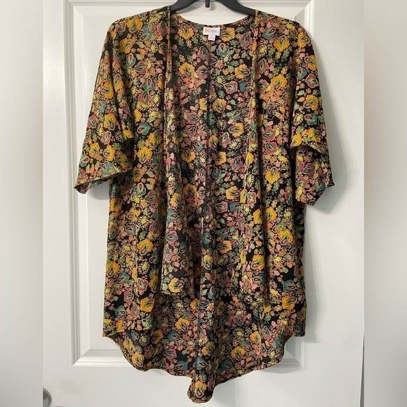 LuLaRoe Tops - Lularoe Lindsay Kimono Size Small LIKE NEW